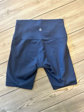 Lululemon Navy High Rise Cropped Bike Shorts Size 6